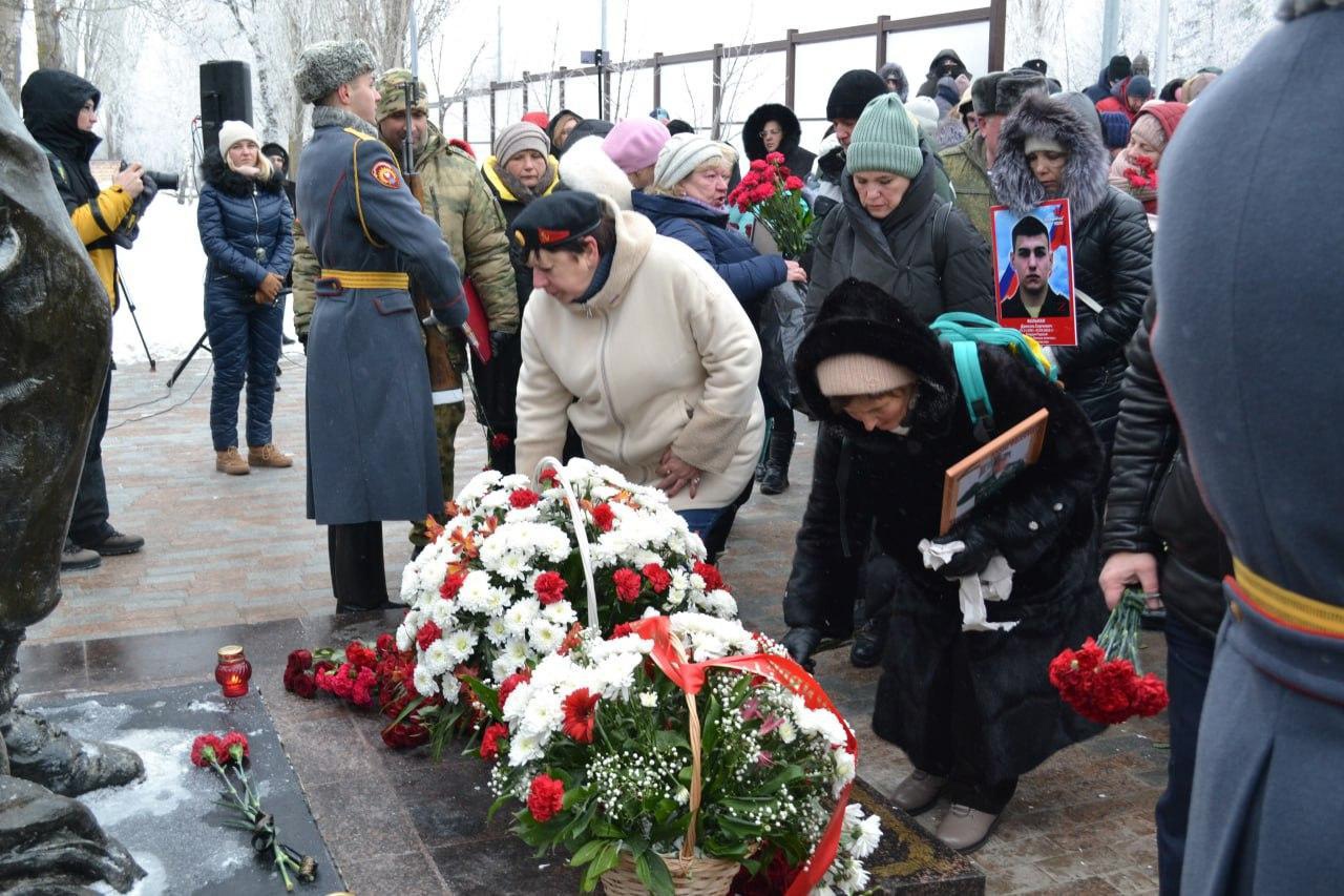 На памятные плиты добавлены новые имена земляков, погибших в СВО