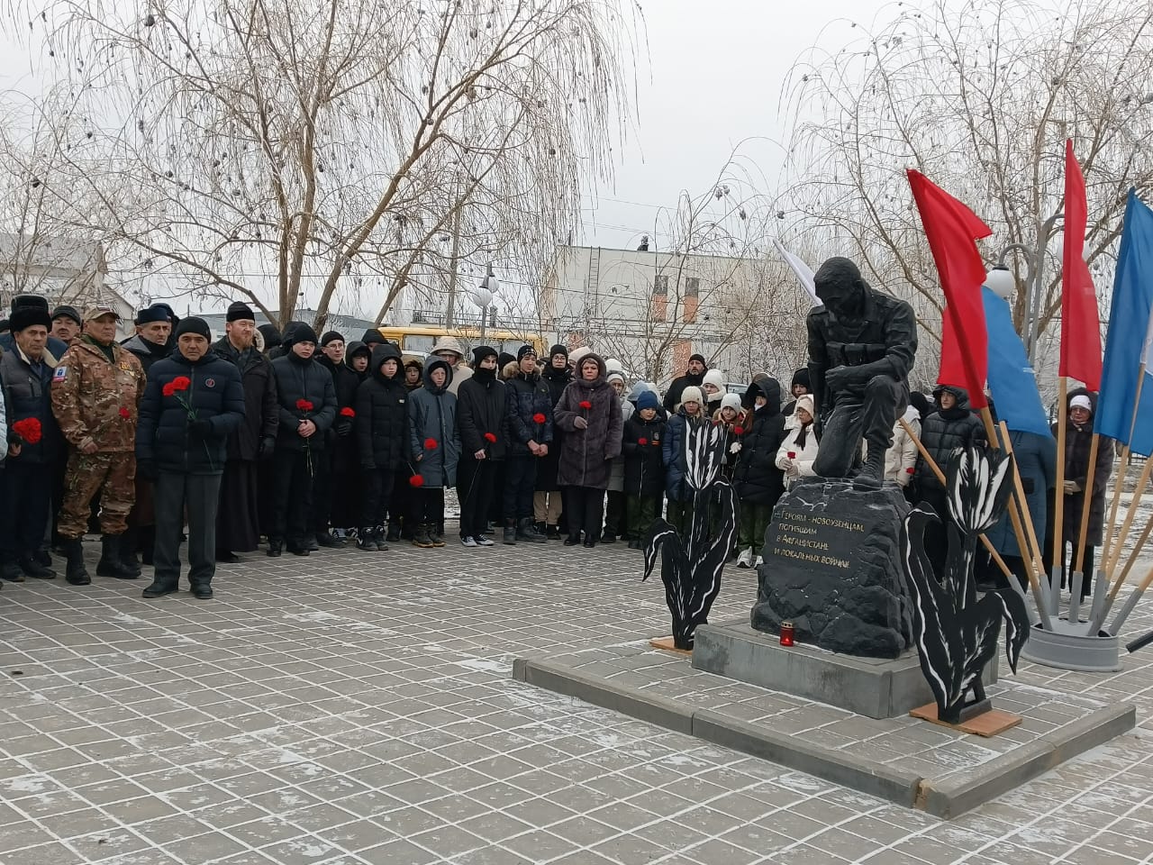 Митинг, посвященный героям-новоузенцам