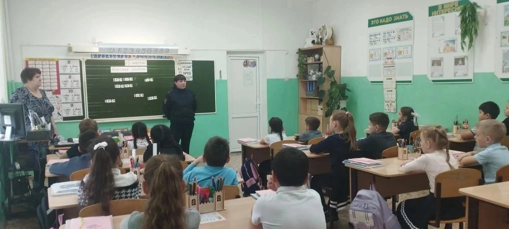 Инспектор Госавтоинспекции провела профилактическую акцию «Будь заметнее на дороге!»