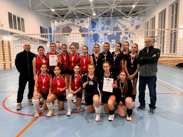 Волейболистки Новоузенска чемпионки областных соревнований спортобщества «Урожай»