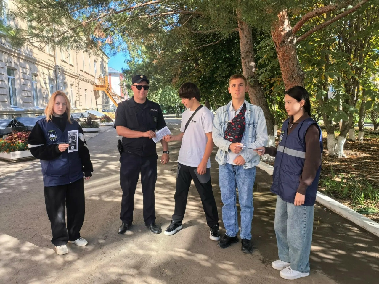 Всероссийская акция «Сообщи, где торгуют смертью»: студенты и полиция против наркотиков