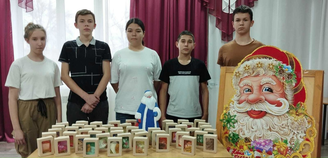 Новогодняя посылка бойцам СВО