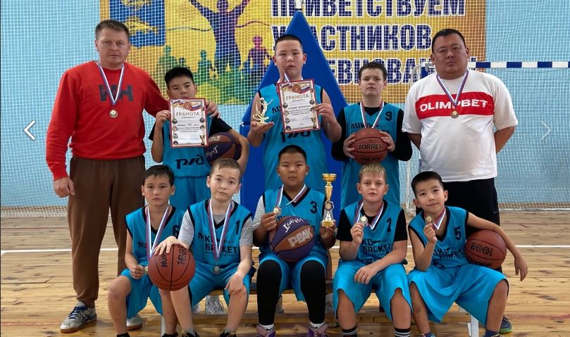 Игрок новоузенской команды Рахим Мухамбетов  – лучший центровой турнира
