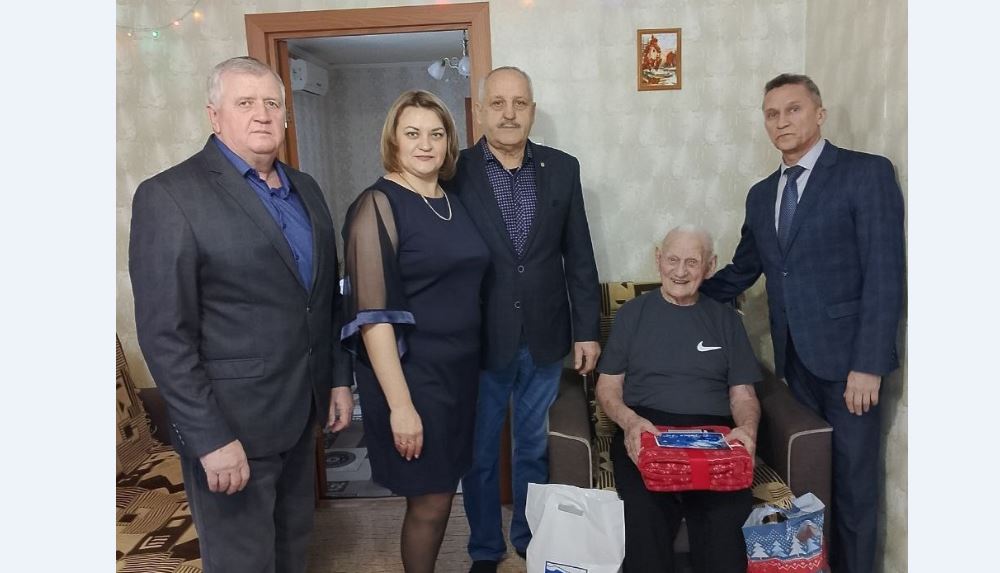 Поздравление ветерана ВОВ с Новым годом