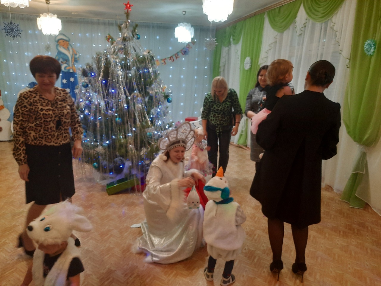 Новогоднее чудо для маленьких гномиков.