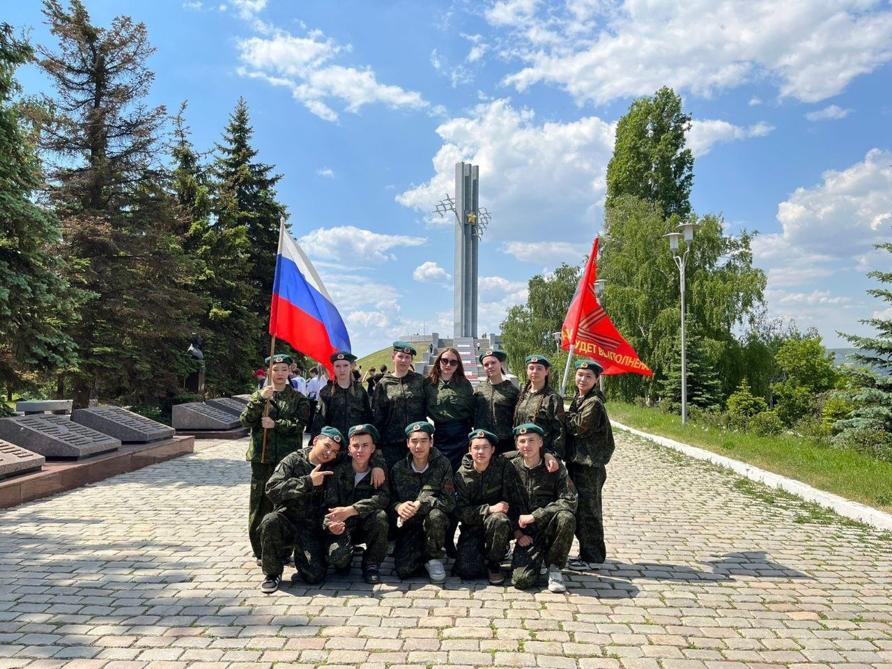 Школа №4 приняла участие в областном смотре строя песни